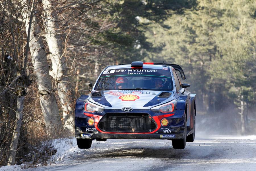  Hyundai i20 Coupe WRC 2017 года  (фото 5 из 18)
